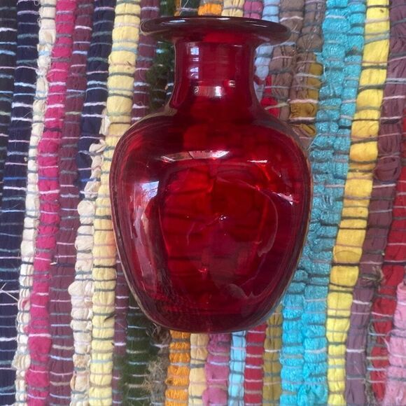 VINTAGE MCM RAINBOW GLASS RED PINCHED DECANTER NO STOPPER (BLENKO ERA) - Picture 12 of 12